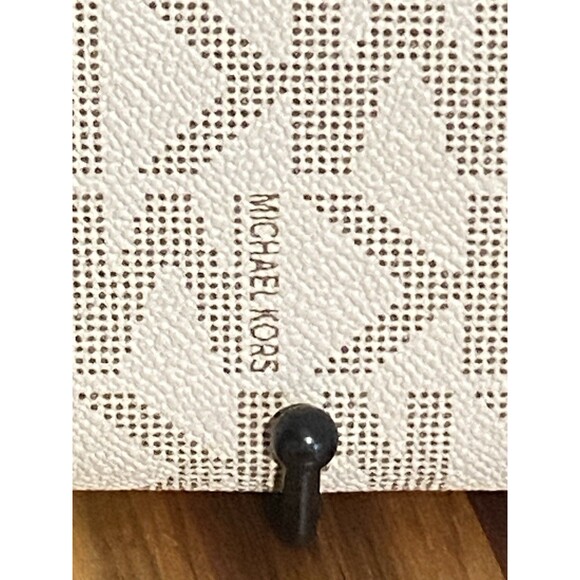 Michael Kors Mindy Carryall Leather Large Wallet (35T8GTZE3B) Vanilla Jetset - Picture 3 of 15